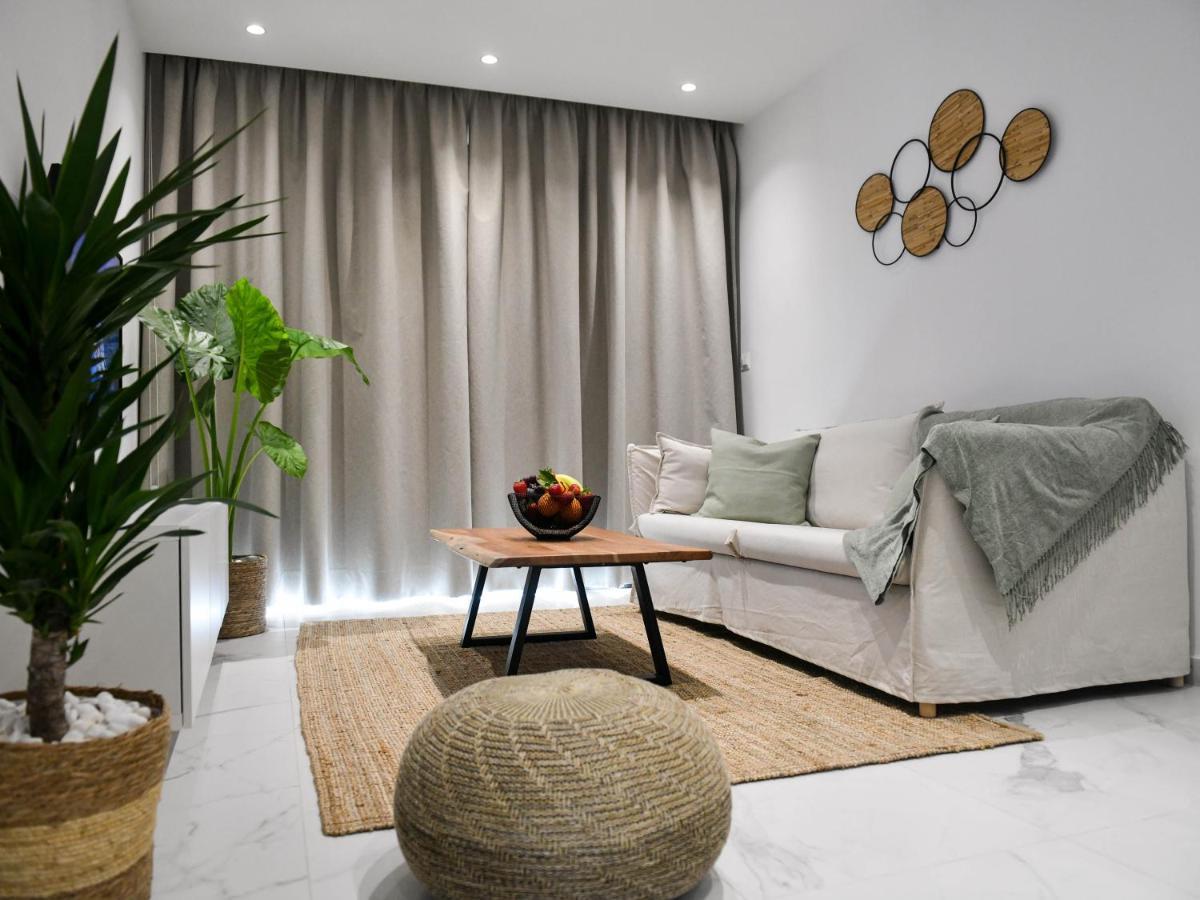 The Room, Suite 14, Leda Gardens Pafos Dış mekan fotoğraf